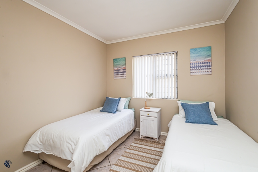 6 Bedroom Property for Sale in Middedorp Western Cape